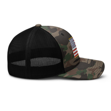 Load image into Gallery viewer, Camouflage trucker hat - United States of America Flag