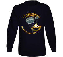 Load image into Gallery viewer, Army - Us Paratrooper - 1st Battalion 8th Cavalry Hoodie