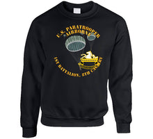 Load image into Gallery viewer, Army - Us Paratrooper - 1st Battalion 8th Cavalry Hoodie