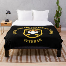 Load image into Gallery viewer, SOF - JFKSWCS - SSI - Veteran wo Backgrnd Throw Blanket
