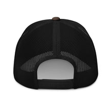 Load image into Gallery viewer, Camouflage trucker hat - Spyder Ryder - Free Wheel Motion - Cherry Red
