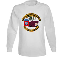 Load image into Gallery viewer, Army - 82nd Airborne Div - Beret - Mass Tac - Maroon  - 1 Recon Sqn 17th Cav T Shirt
