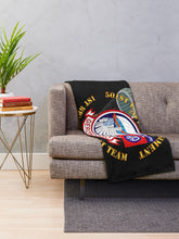 Load image into Gallery viewer, 501st Infantry Regt - 1st Bde Cbt Tm - 82nd Abn Div Throw Blanket
